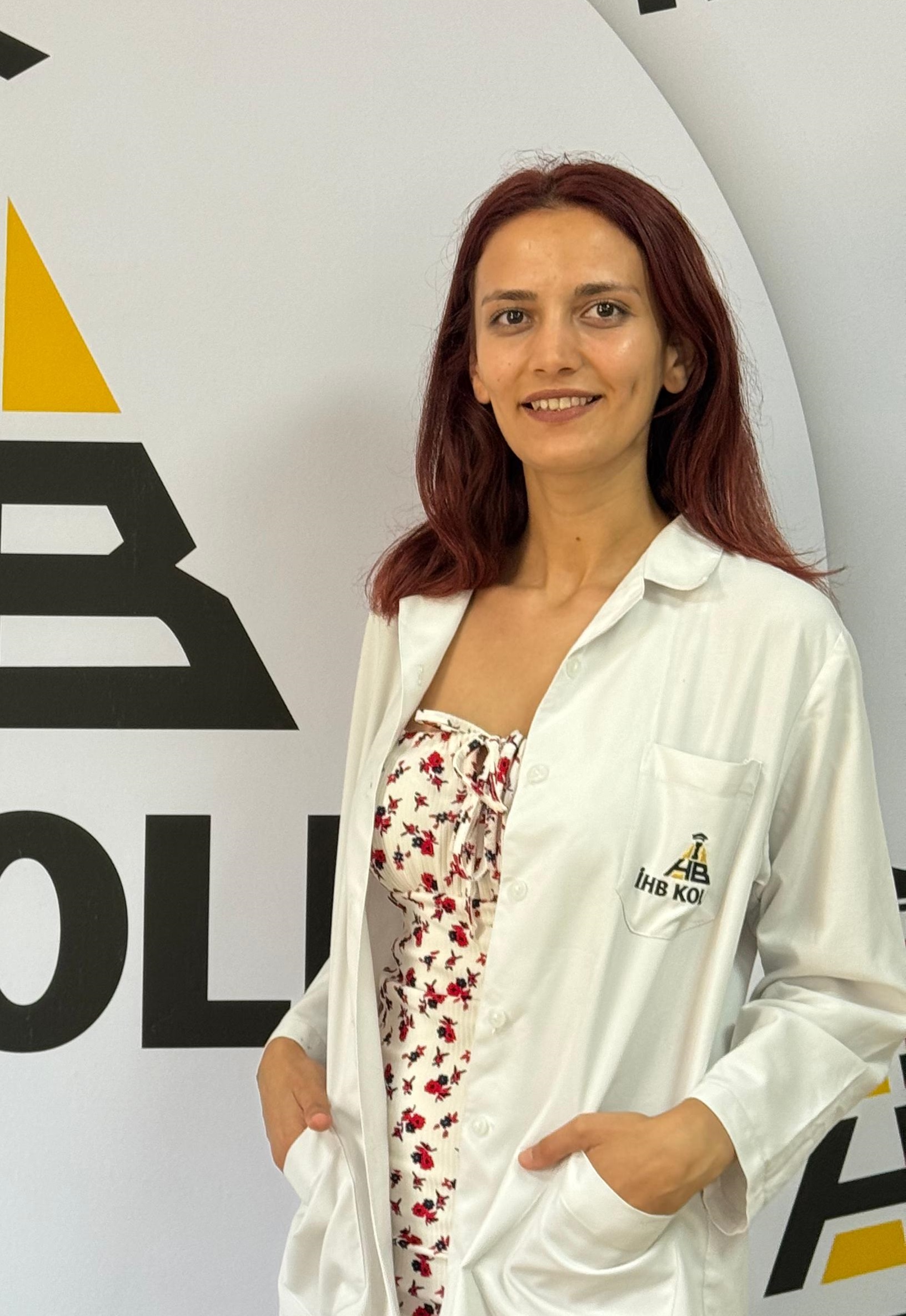 AYŞE AK
